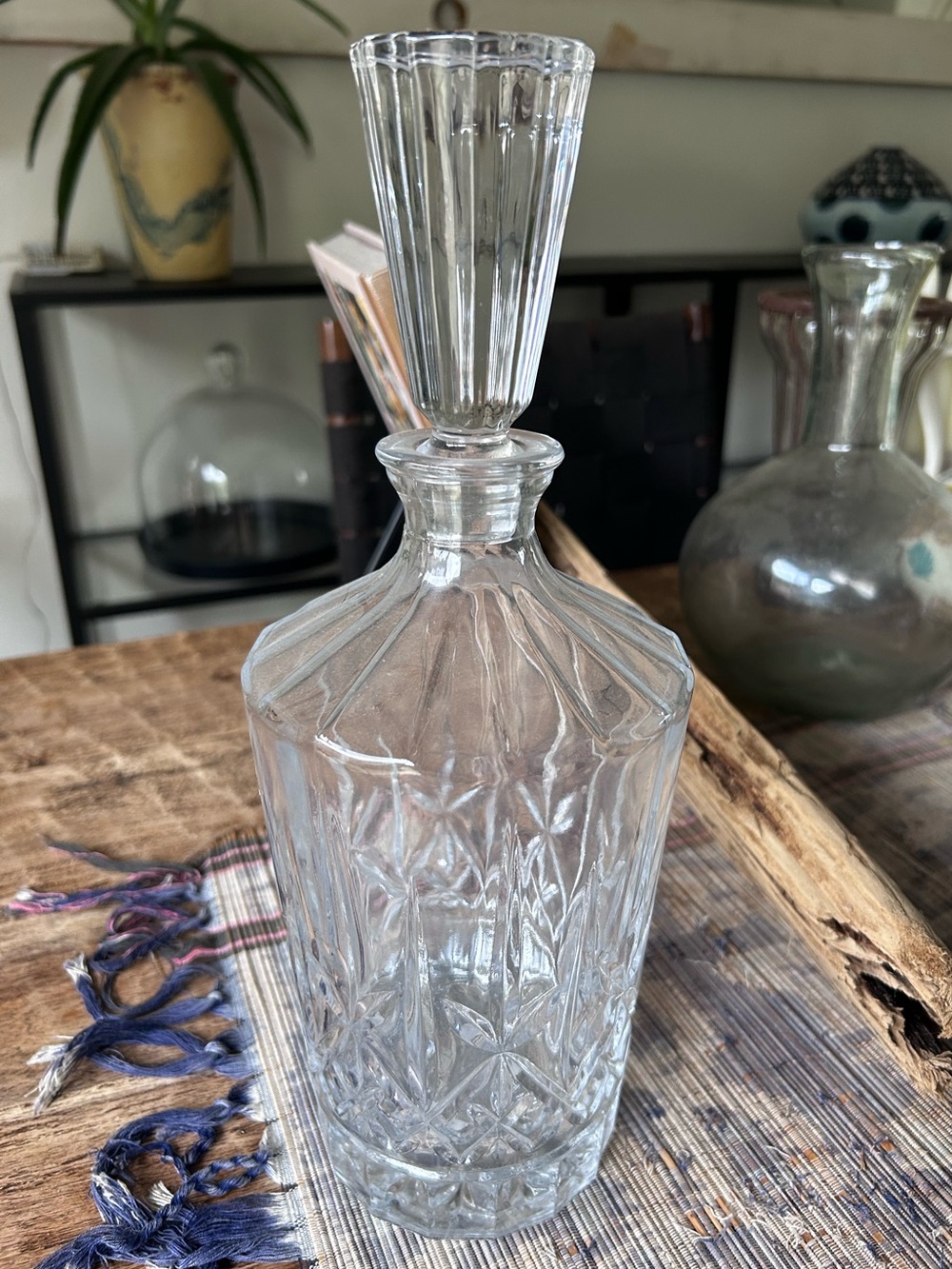 Glass decanter